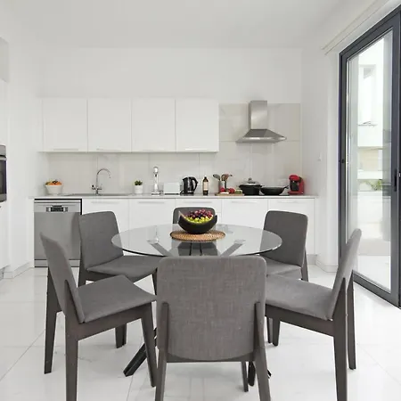 Amity Πρωταράς