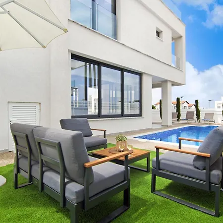 Amity Villa *
